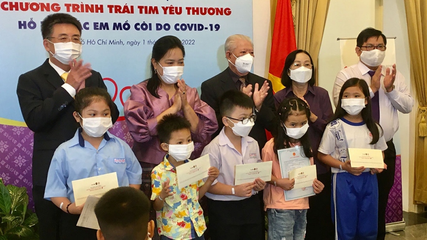 Thailand gives 140 scholarships to HCM City children orphaned by COVID-19